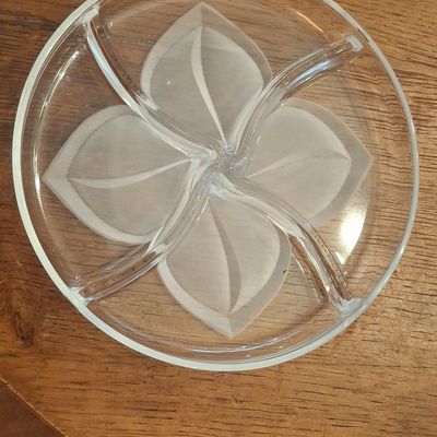 Cristal d'Arques 'Florence' Frosted Flower Relish Dish