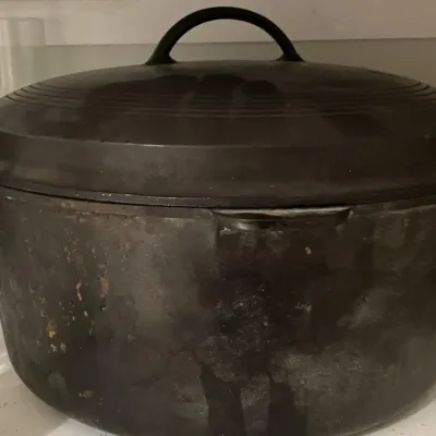 Sale Photo Thumbnail #326: Wagner Ware Sidney O Cast Iron Dutch Oven with Lid – White Cloud