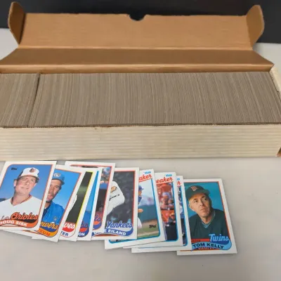 Sale Photo Thumbnail #347: 1989 Topps Baseball Card Set - Believed to be Complete