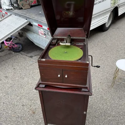 Sale Photo Thumbnail #296: Victrola VV-IX-A Mechanical Hand-Crank Phonograph with Record Storage Cabinet Base