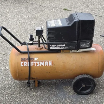 Sale Photo Thumbnail #340: Sears Craftsman 4 HP 25-Gallon Air Compressor - Model 919.152922
