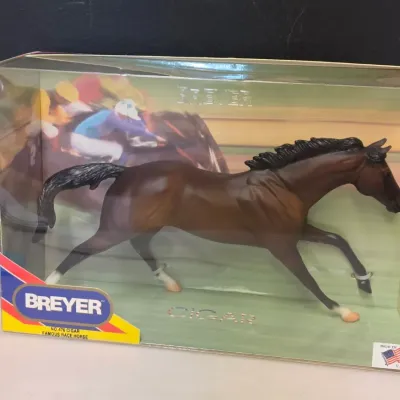 Sale Photo Thumbnail #319: Breyer Horse No. 476 Cigar Famous Race Horse in Original Packaging