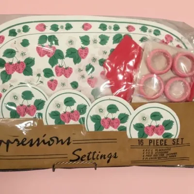 Vintage Impressions 16-Pc Strawberry Table Set – New Old Stock