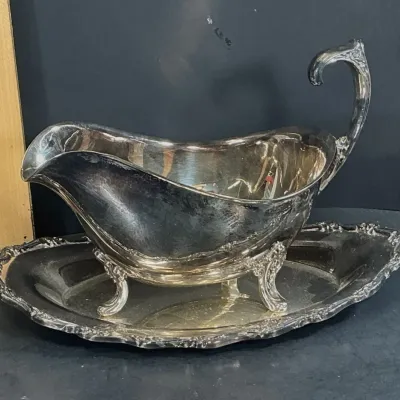 1847 Rogers Bros. Magic Rose Silverplate Gravy Boat & Underplate