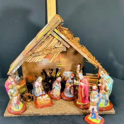 Sale Photo Thumbnail #331: 1960s Sculptcraft 9-Piece Plaster Manger Scene - Marked Italy