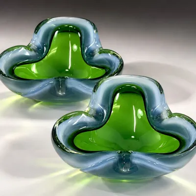 Pair 1960s Flavio Poli Seguso Murano Sommerso Green Blue Sombrero Art Glass Bowls