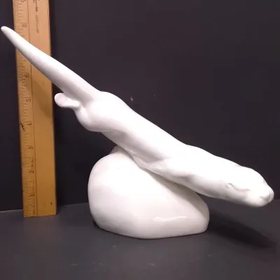 Royal Doulton "Bright Water" Otter Figurine HN3529 – White Bone China