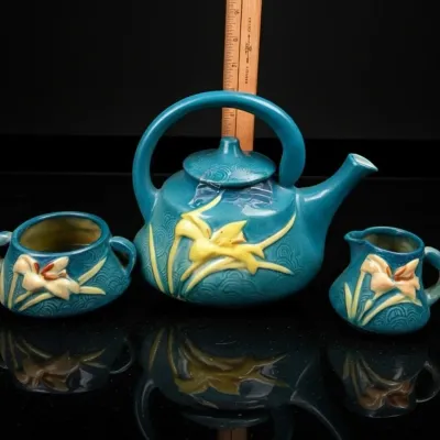Roseville Zephyr Lily Turquoise 3-Pc Tea Set – Teapot, Sugar & Creamer, c. 1946