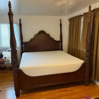 Thomasville King Size Mahogany Four-Poster Bed, River Roads Collection 