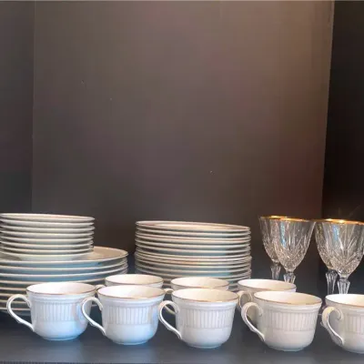Noritake Sheridan Gold, White Scapes Fine Porcelain Dinnerware Set