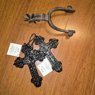 Sale Photo Thumbnail #112: Crosses 6x3
Spur 7x3