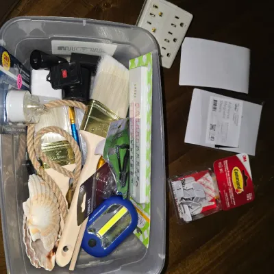 Sale Photo Thumbnail #159: Junk drawer lot