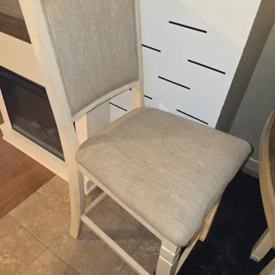 Sale Photo Thumbnail #143: Pub height table 42 diameter 
42"tall seat at 24