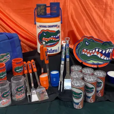 Florida Gators Fan Collection – Cooler, Glassware, BBQ Tools & Décor