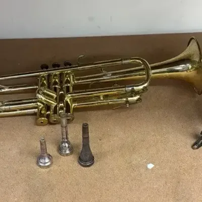 OLOS Ambassador Brass Trumpet & Musician Figurine