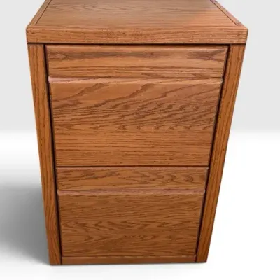 Oak Filing Cabinet With Two Drawers 19x16.5x30(see Also MT03BR1)