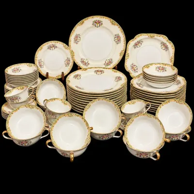 Noritake Claremont Dinner Table Setting 