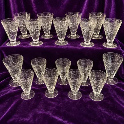 Set Of Nine Vintage Pressed Glass Water And Juice Footed Tumblers (5” And 4”) Matches MT037/38DR