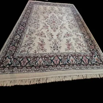 Traditional Oriental-style Area Rug