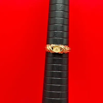 10K Yellow Gold Ring - Missing Stone