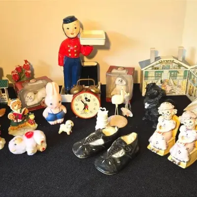Vintage Knick Knacks, Mickey Mouse Clock, Miniatures 