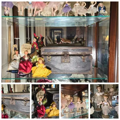 Vintage Doll Trunk, Ballerina & International Dolls, Clothing 