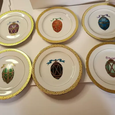 Set Of 6 Royal Gallery "Gold Buffet" 1991 Faberge-style egg salad/dessert plates 