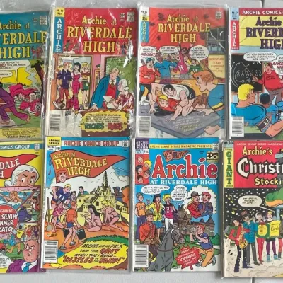 
(12) Vintage 1970s And 1980s Archie Comics Group Archie At Riverdale High And Christmas Stocking