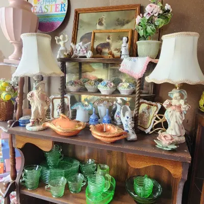 Sale Photo Thumbnail #8: Depresson glass
