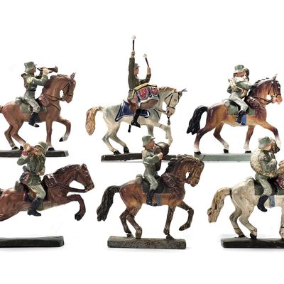 Sale Photo Thumbnail #182: (6) Elastolin/Lineol Heer Mounted Military Band Figures