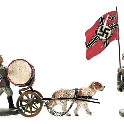 Sale Photo Thumbnail #176: (3) Elastolin Heer Infantry Flag Bearer & Dog-Drawn Bass Drum Cart Set