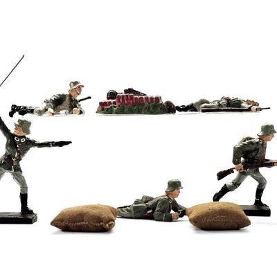Sale Photo Thumbnail #197: (8) Lineol German Wehrmacht Combat Infantry & Trench Accessories