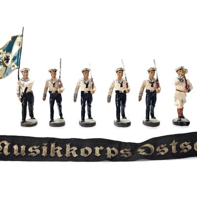 Sale Photo Thumbnail #175: (6) Elastolin German Kriegsmarine Figures with Musikkorps Ostsee Tally