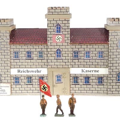 Sale Photo Thumbnail #303: Lineol/Elastolin German Reichswehr Kaserne Barracks & SA Personnel