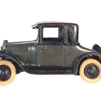 Sale Photo Thumbnail #559: Arcade Toys Chevrolet Cast Iron Car