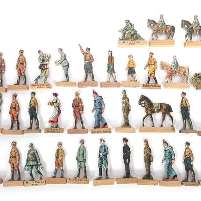Sale Photo Thumbnail #332: (34) Rich. Furst & Allied Makers German WWII Flat Cardboard Figures