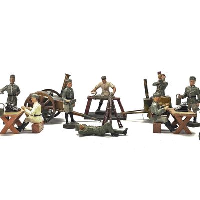 Sale Photo Thumbnail #274: (13) Elastolin/Lineol German Military Field Kitchen & Artillery Limber Corps