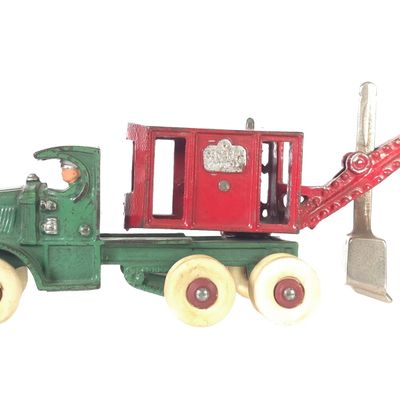 Sale Photo Thumbnail #575: Hubley General Cast Iron Steam Shovel Truck