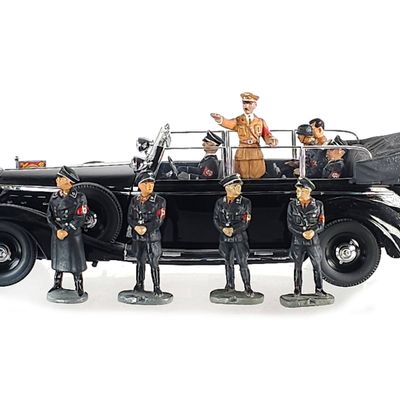 Sale Photo Thumbnail #311: Signature 1938 Mercedes 770K & Elastolin SS Figures