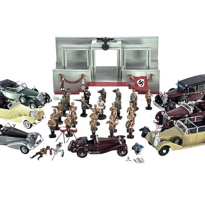 Sale Photo Thumbnail #281: (39) Elastolin/Lineol Style Mini Rally Diorama, Military Band & Die-Cast State Cars