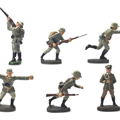 Sale Photo Thumbnail #266: (6) Elastolin German Wehrmacht Infantry Combat Group