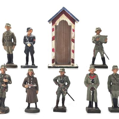 Sale Photo Thumbnail #261: (8) Elastolin/Lineol German Military Headquarters Staff & Sentry Box