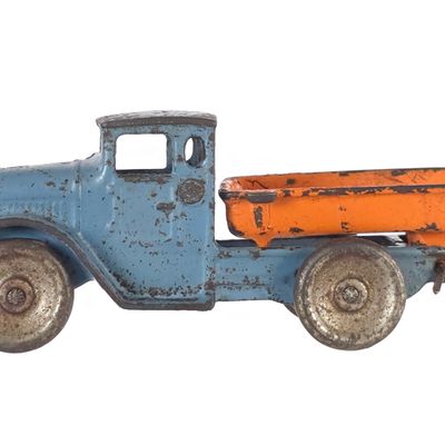 Sale Photo Thumbnail #447: Kilgore Cast Iron Dump Truck