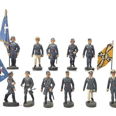 Sale Photo Thumbnail #275: (12) Elastolin/Lineol German Luftwaffe Troops, Air Sport Association & Officers
