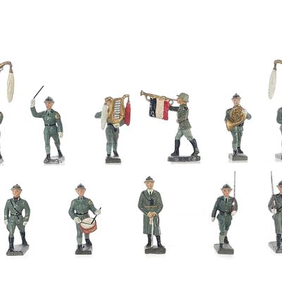 Sale Photo Thumbnail #342: (11) Lineol/Elastolin Italian Royal Army Infantry & Military Band