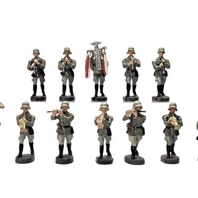 Sale Photo Thumbnail #230: (12) Elastolin German Military Band Figures