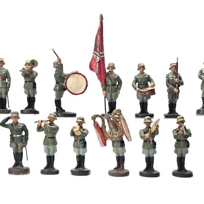 Sale Photo Thumbnail #244: (15) Elastolin/Lineol German Military Band & Guard Troops