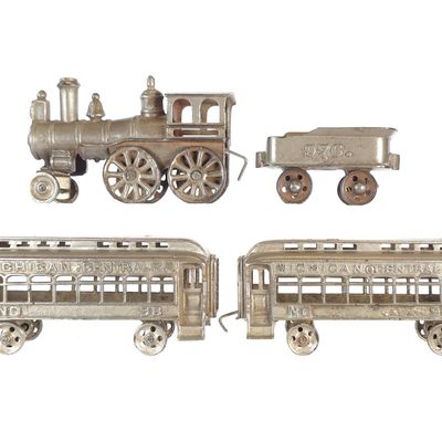Sale Photo Thumbnail #646: Kenton Toys Cast Iron 4 Pc Train Set