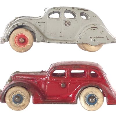 Sale Photo Thumbnail #610: (2) Arcade Desoto & Pontiac Cast Iron Cars