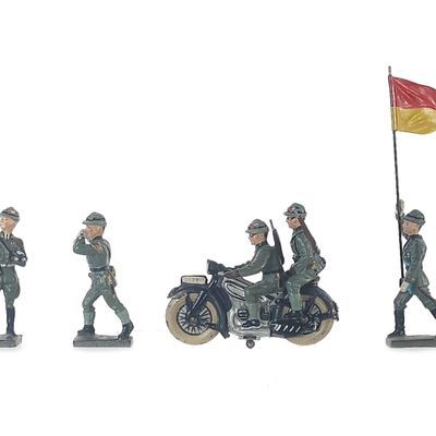 Sale Photo Thumbnail #347: (5) Lineol & Elastolin Italian Royal Army Figures